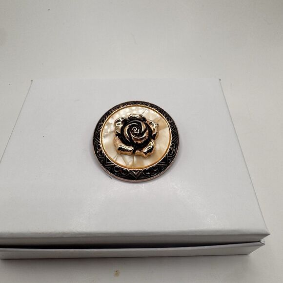 Vintage Rose Scarf Clip – Gold Tone Flower on Faux Mother of Pearl Round Brooch - Picture 3 of 6